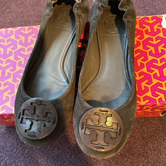 Grey Suede Tory Burch flats - Picture 3 of 3